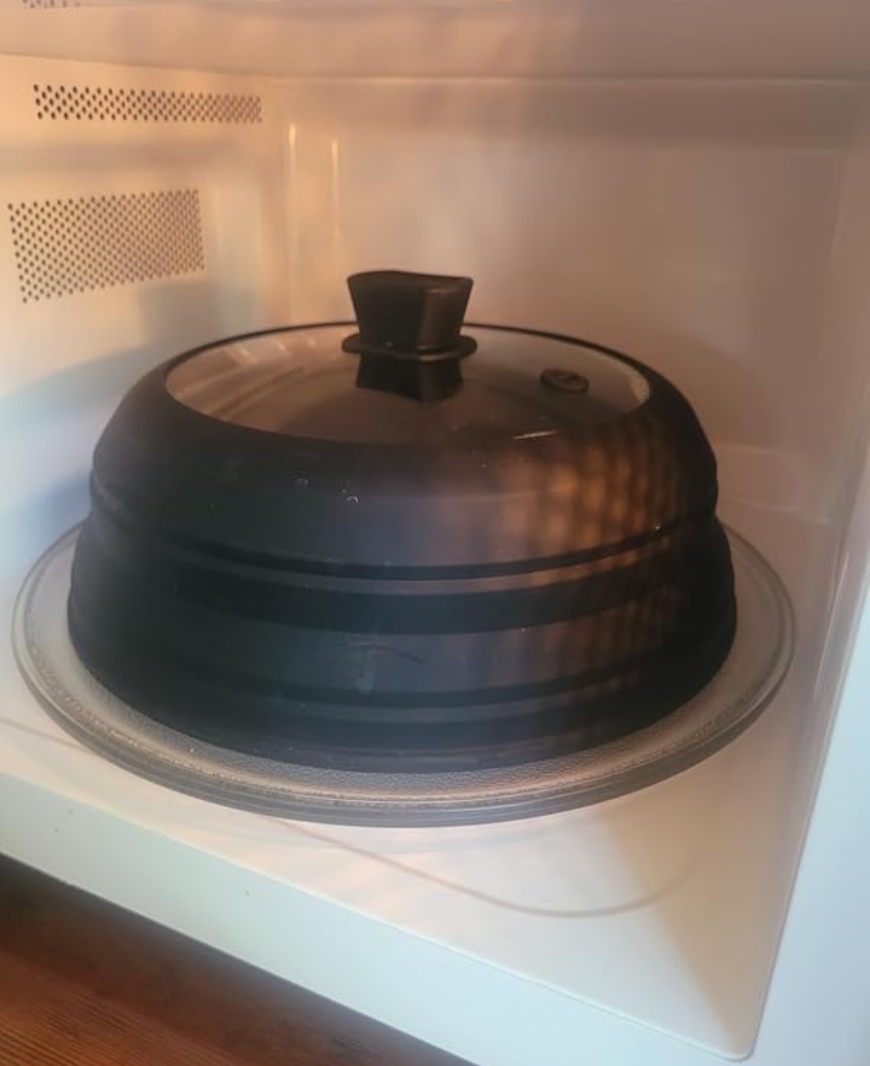 Collapsible Microwave Splatter Cover